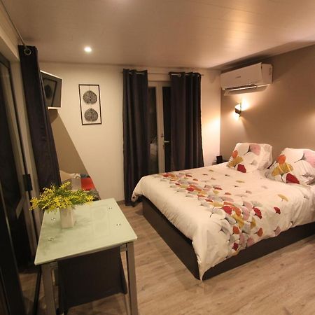 La Chambre Des Onglous Марсилан Екстериор снимка